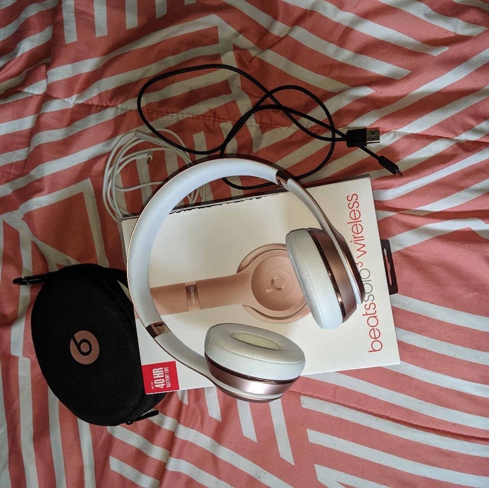 Rose Gold Beats solo 3